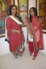 Shabana Azmi at Preksha Lal art exhibition in Kalaghoda on 13th Dec 2011 (23).JPG